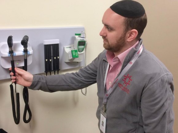 Meet Steven Simanowitz, Roosevelt Island's New Resource Regional Manager Steven Simanowitz on the job at Roosevelt Island Urgent Care.